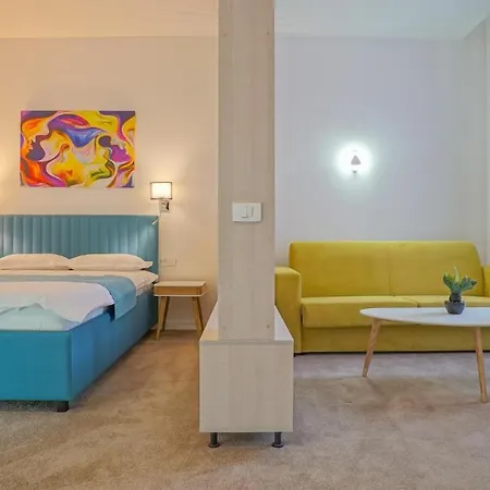Aparthotel Zoom *